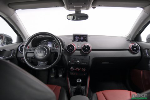 Audi A1 1.6 TDi Attraction *NAVI*CLIM AUTO*