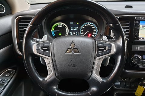 Mitsubishi Outlander 2.0i 4WD PHEV