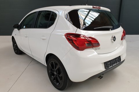 Opel Corsa 1.2i Black Edition