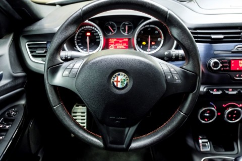 Alfa Romeo Giulietta 1,6D Grise *Toit Pano*