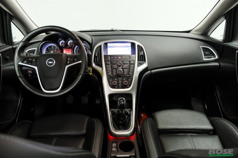 Opel Astra 1.7 CDTi ECOTEC Cosmo DPF*CUIR*NAVI*TOE*
